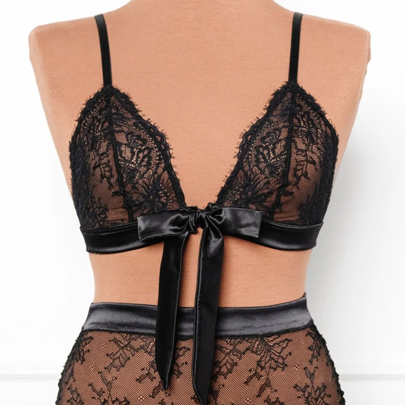 Eyelash Lace Bow Bralette - Black
