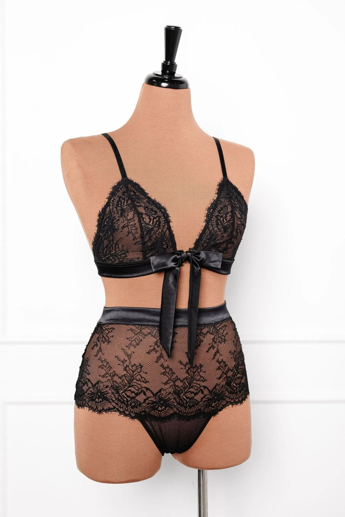 Eyelash Lace Bow Bralette - Black