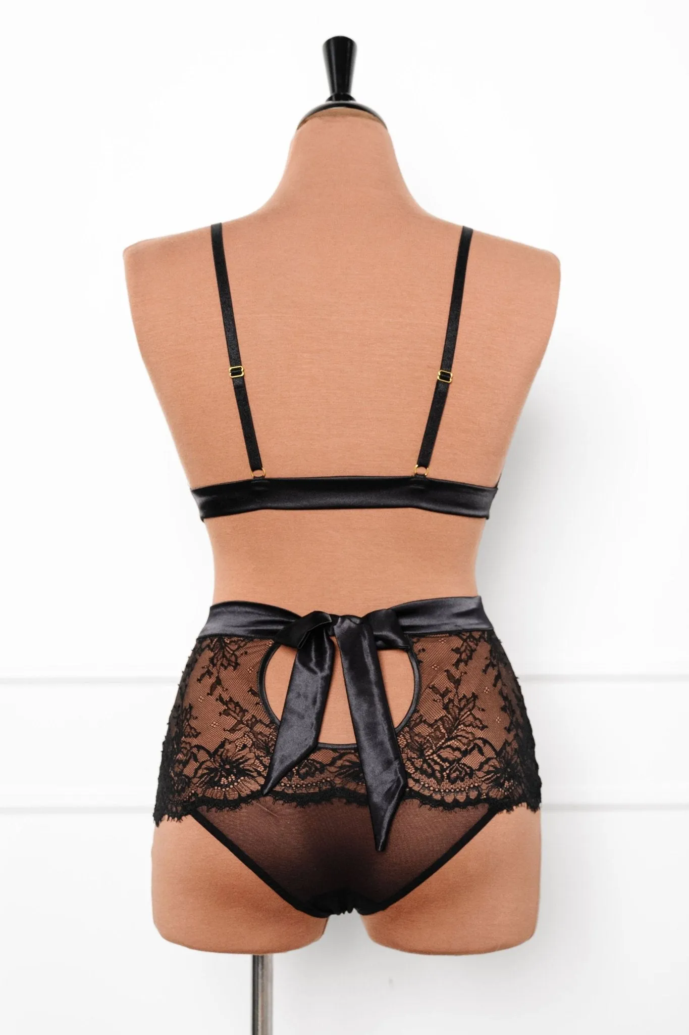 Eyelash Lace Bow Bralette - Black