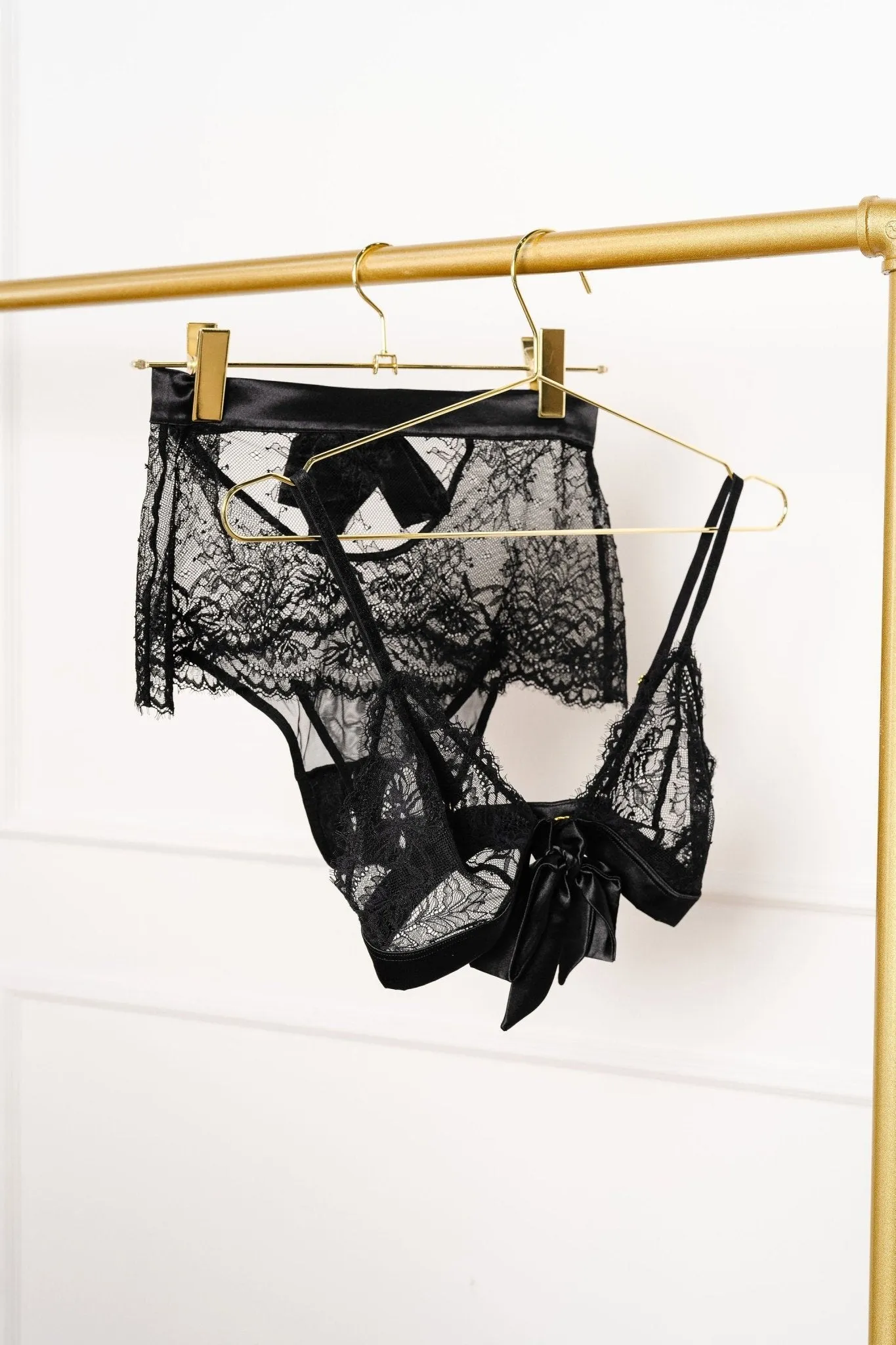 Eyelash Lace Bow Bralette - Black