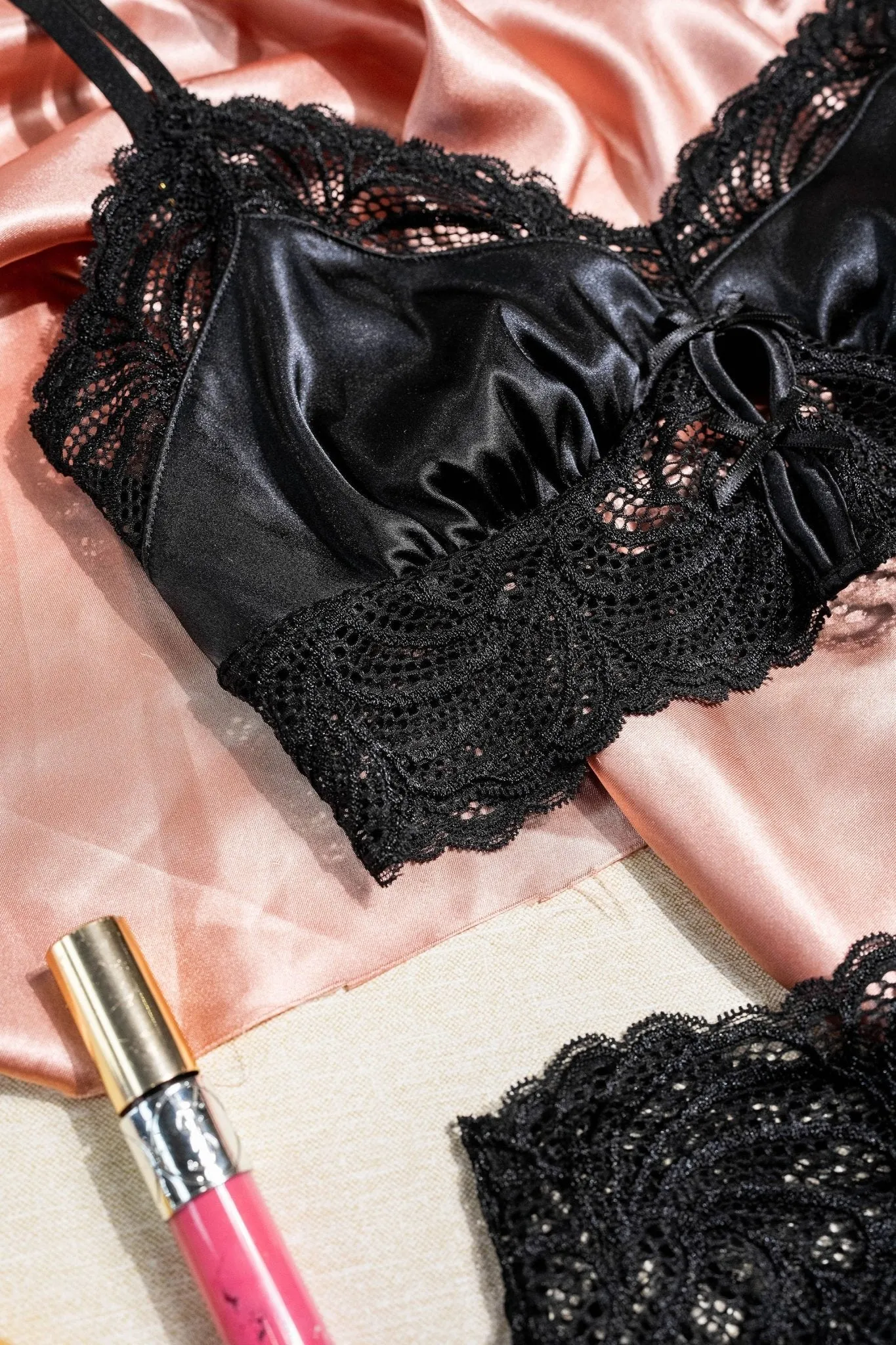 Lacy Satin Keyhole Bralette - Black