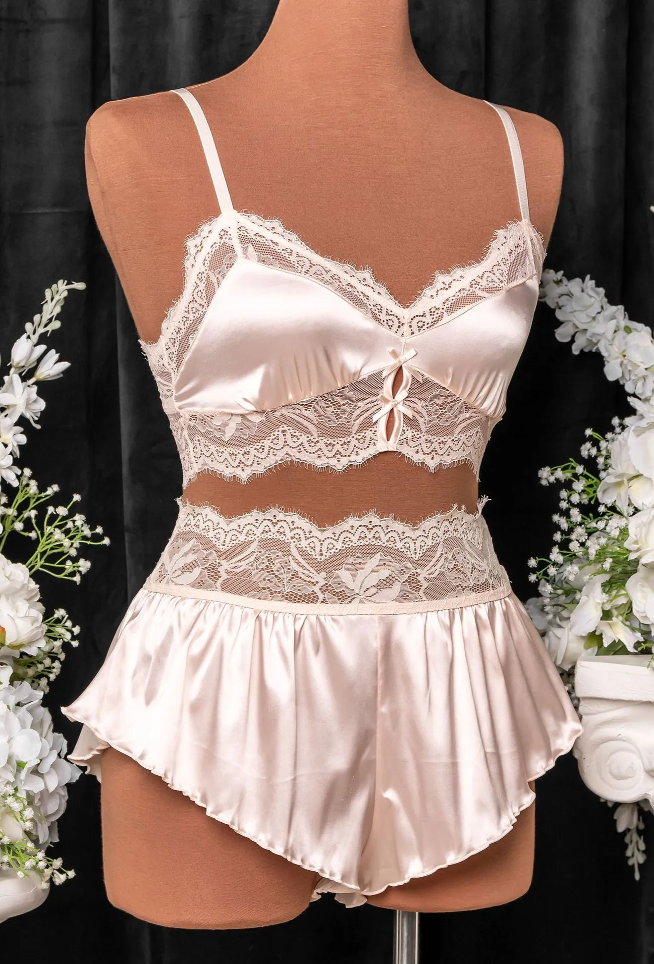 Lacy Satin Keyhole Bralette - Champagne