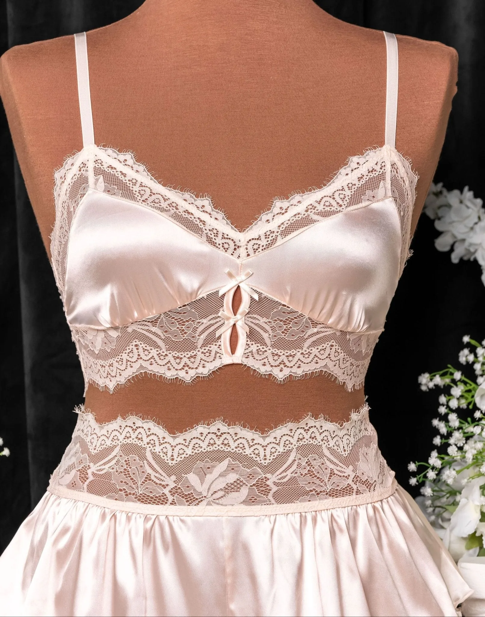 Lacy Satin Keyhole Bralette - Champagne