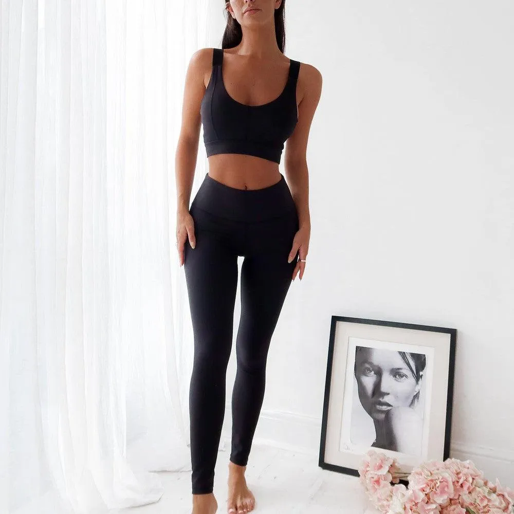 Seamless Ribbed Sports Bra- Black