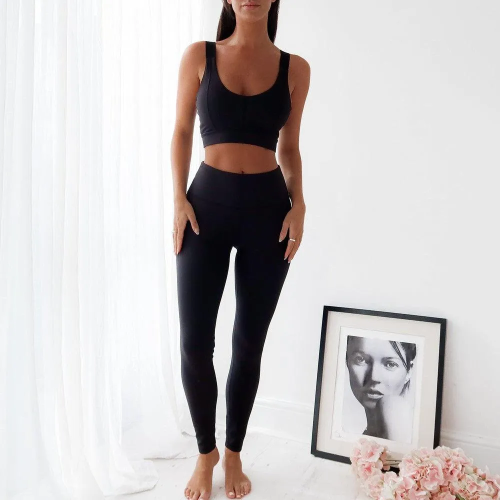 Seamless Ribbed Sports Bra- Black
