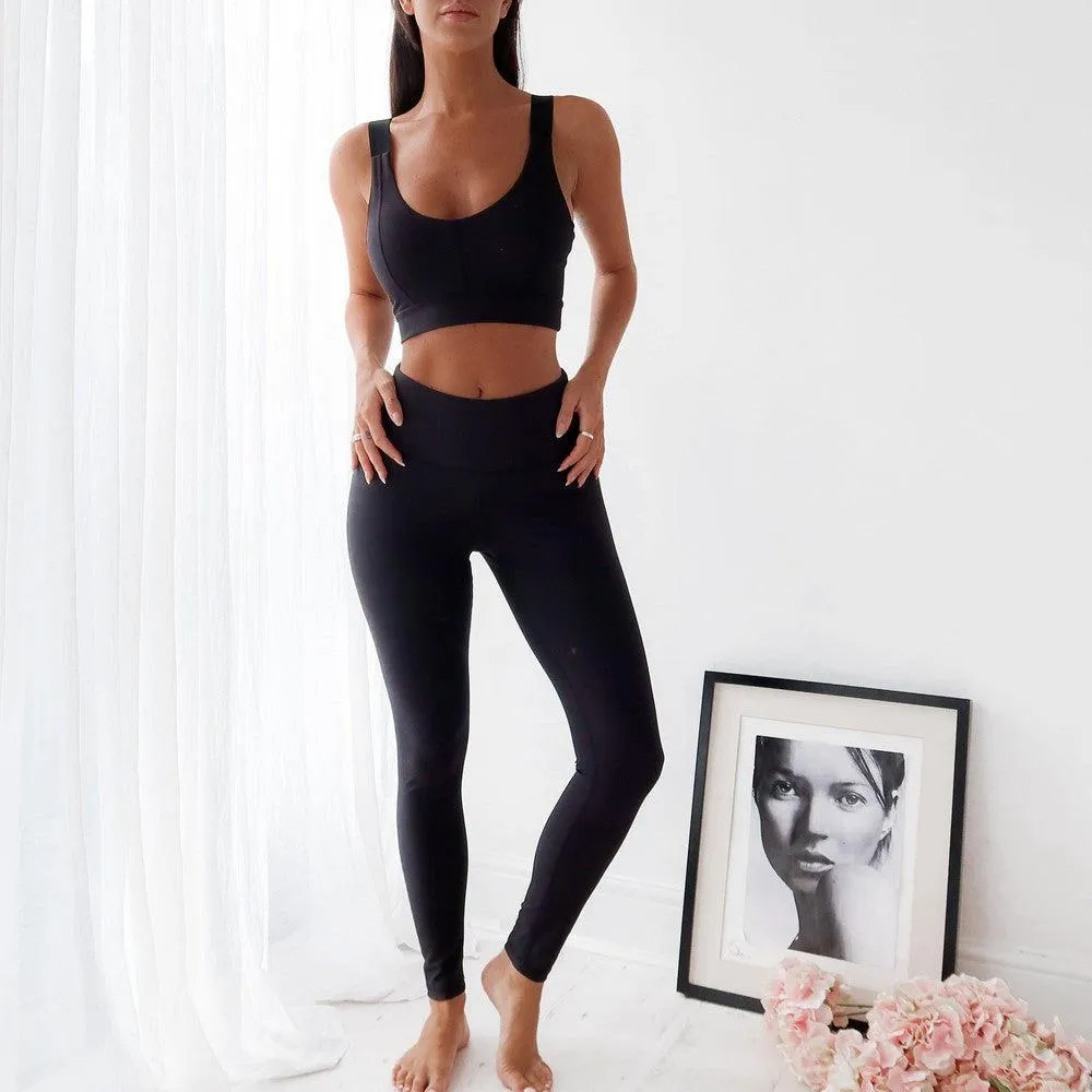 Seamless Ribbed Sports Bra- Black