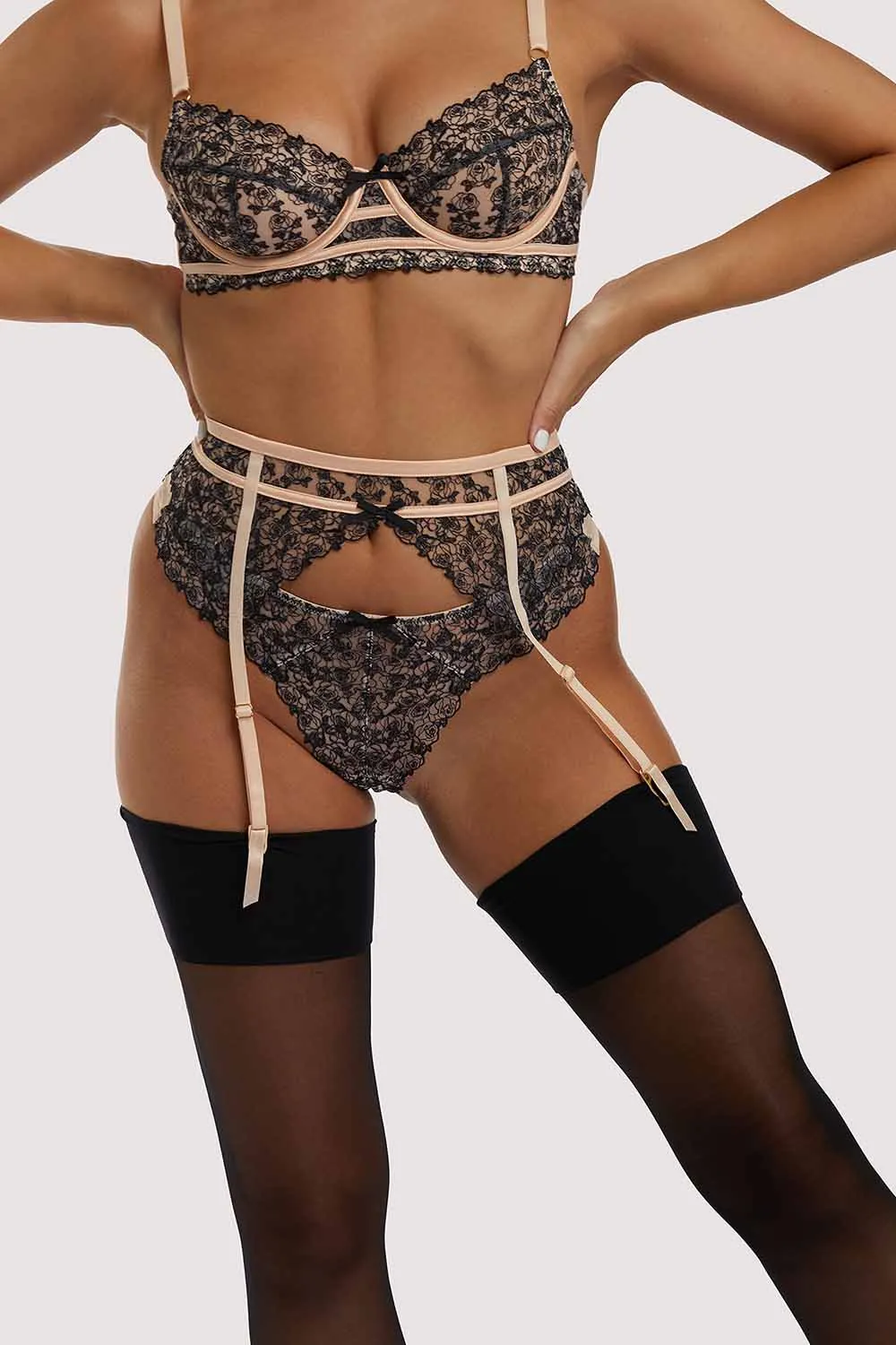 Skull & Roses Embroidery Peach Suspender Belt